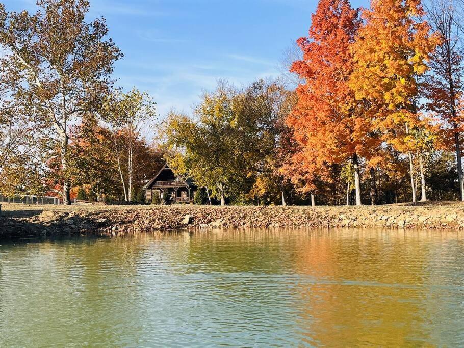 Large Log Cabin Chalet W/ Hot Tub - Horses & Lake! Villa Loveland Exterior photo